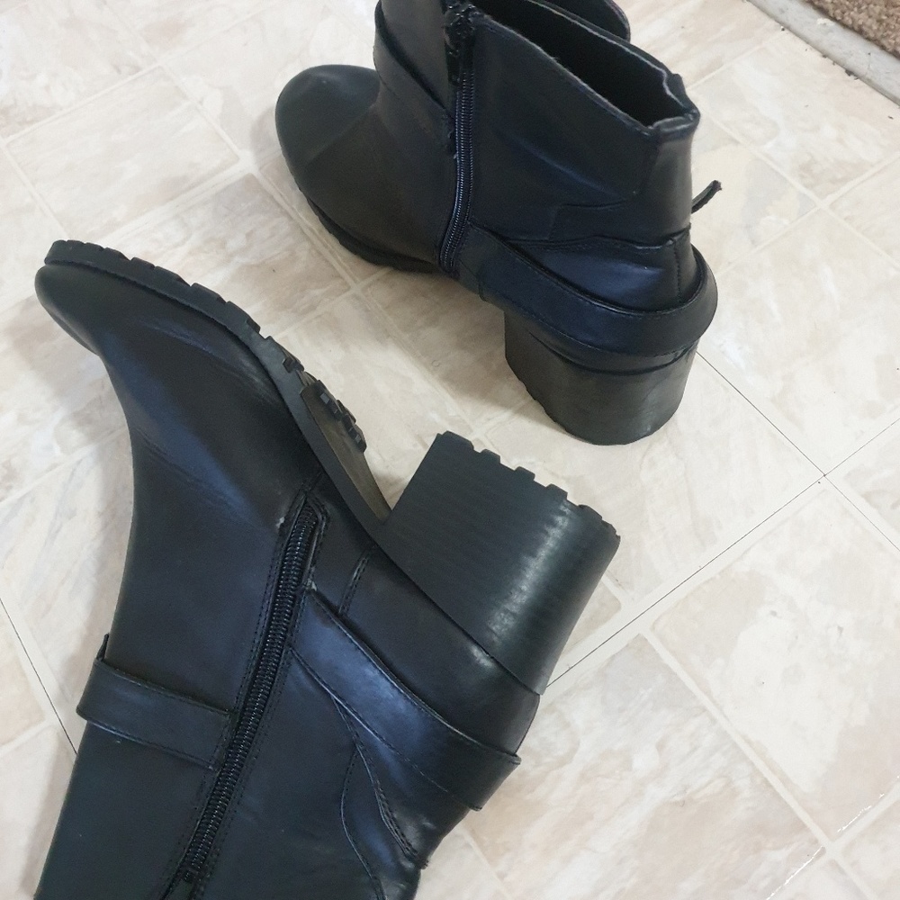 Shoes - Picture 3 of 3